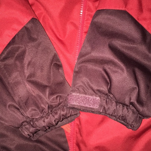 Swiss tech red coat , kids size L - Picture 6 of 7